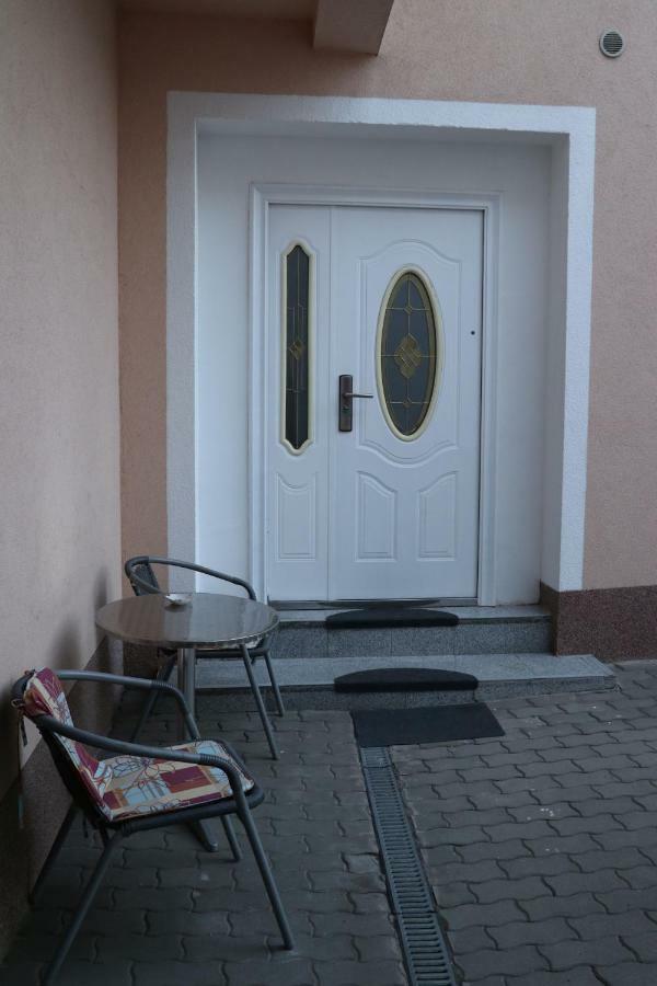 The Lakehouse Villa Neusiedl Am See Wienerstrasse 8 Exterior foto