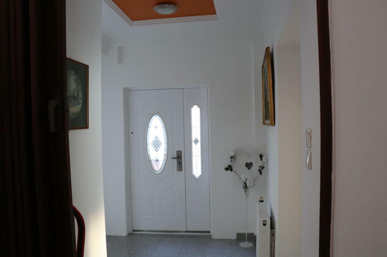 The Lakehouse Villa Neusiedl Am See Wienerstrasse 8 Exterior foto