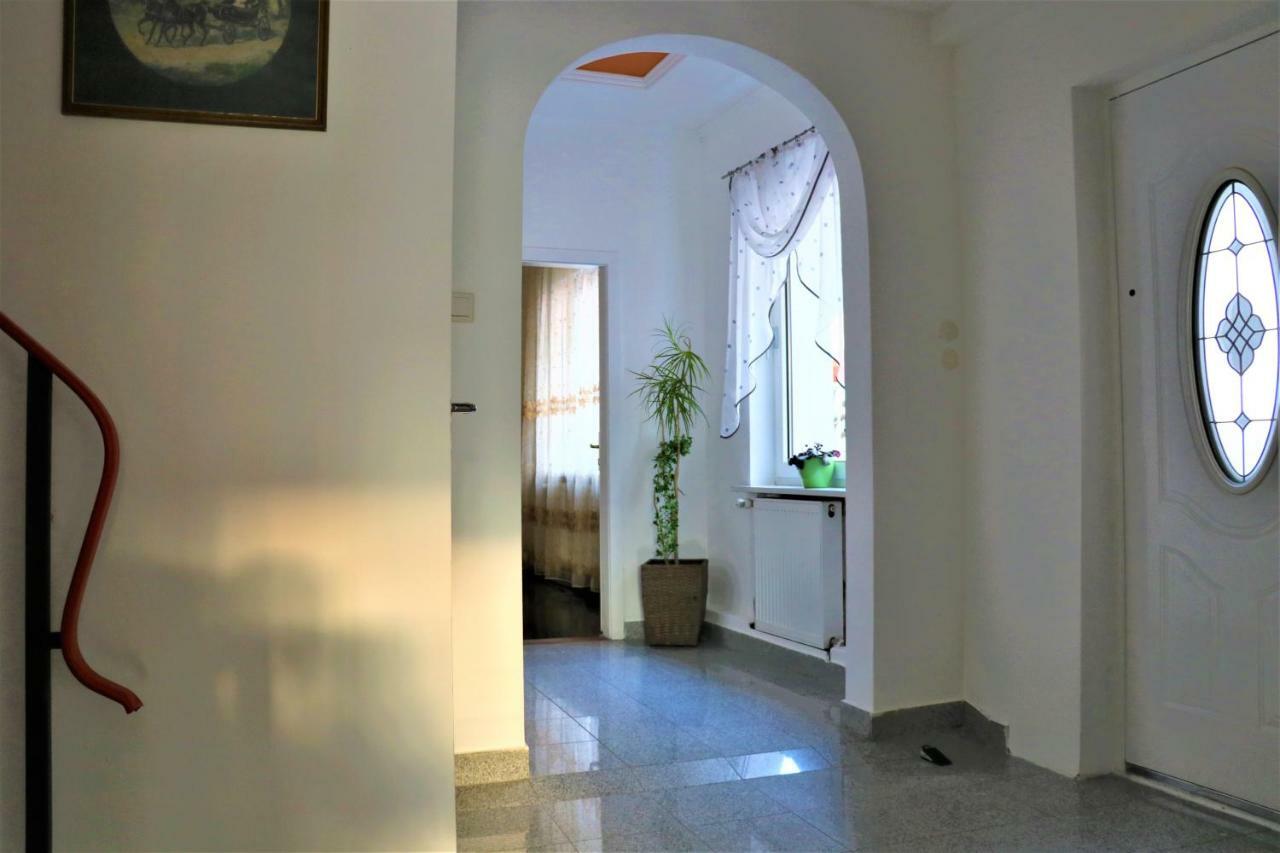 The Lakehouse Villa Neusiedl Am See Wienerstrasse 8 Exterior foto